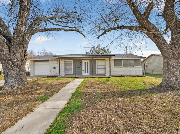 300 Roanoke, Schertz, TX 78154