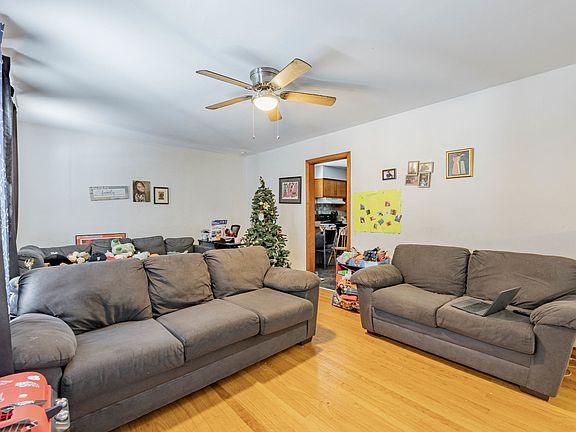 3rd image of 580 Hirsch Ave