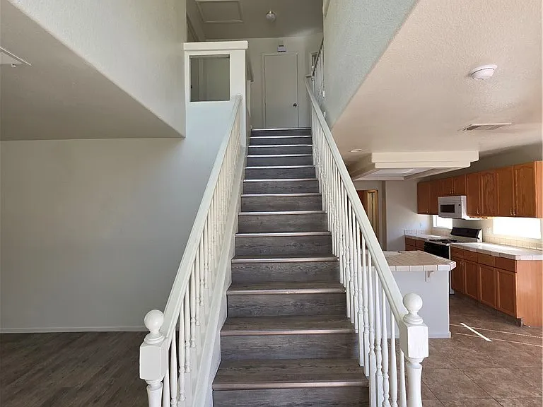 8829 Cornwall Glen Ave — Photo 49