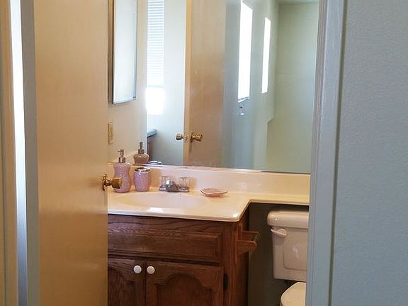 4th image of 15544 Sequoia St APT 13