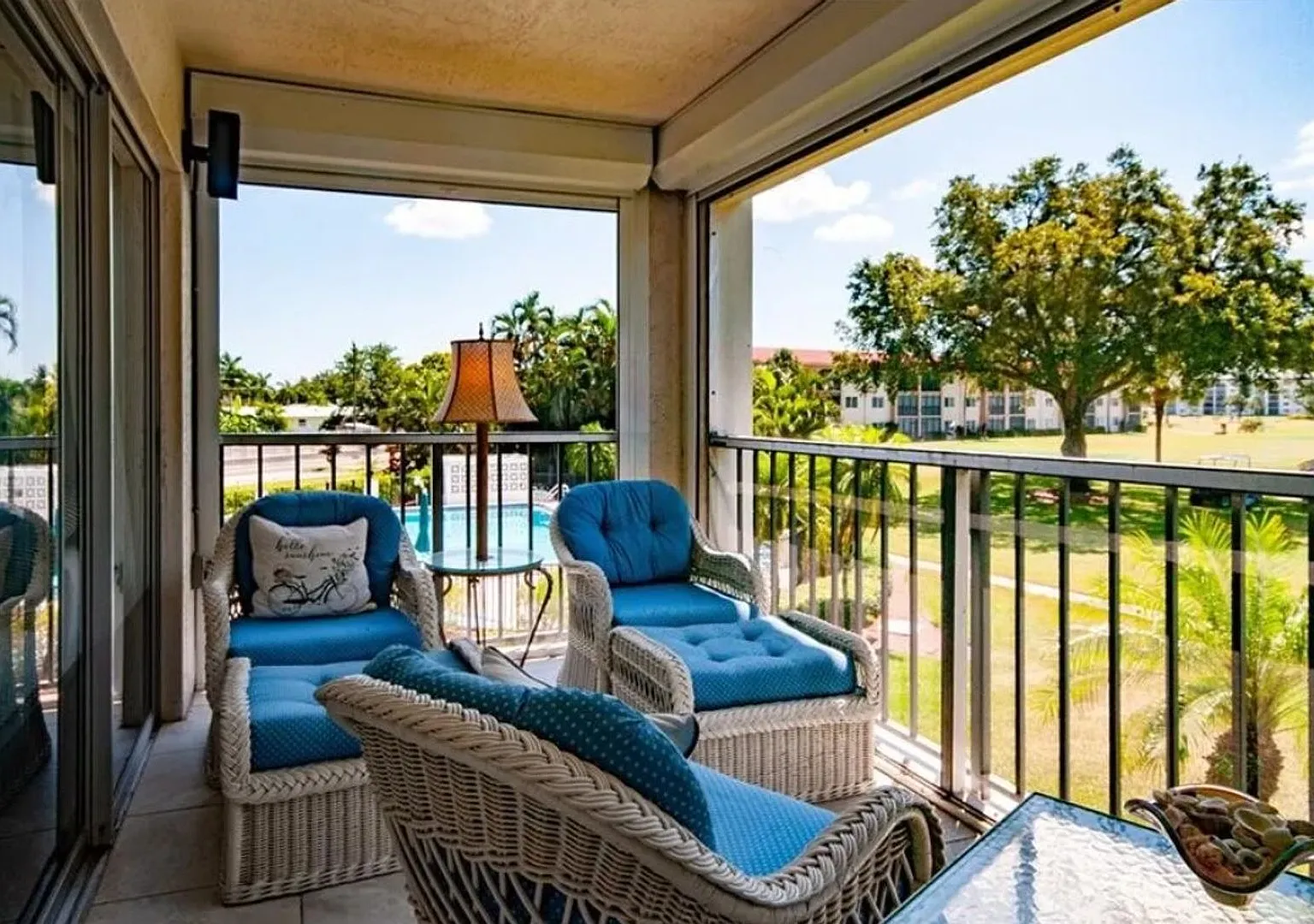 **Free Golf**Charming - Furnished Seasonal Rental**2 Beds/2 Baths**Near Downtown Naples** — Photo 1