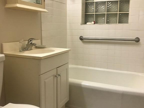 5th image of 622 Robinhood Ln
