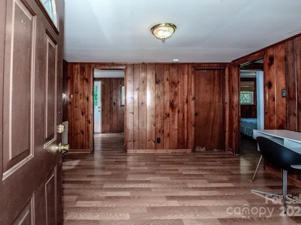 809 N Mulberry St, Statesville, NC 28677