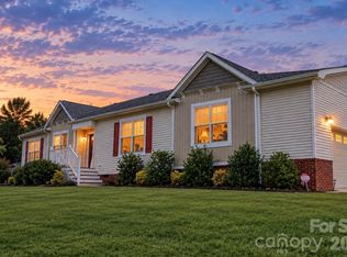 224 Pete Luther Rd, Candler, NC 28715