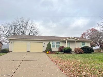 100 Wade Dr, Dover, OH, 44622