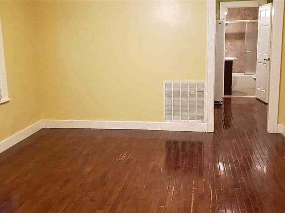3rd image of 9233 246th St