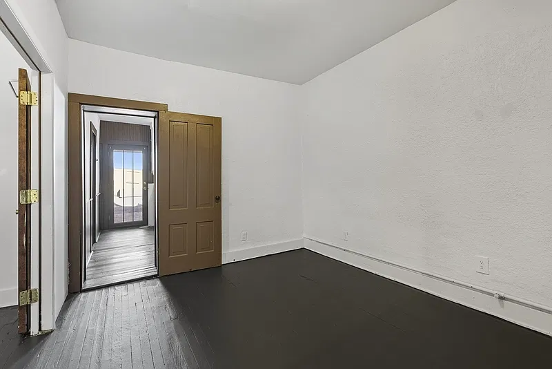 1 bed, 1.0 bath, 750 sqft, $1,300 — Photo 3