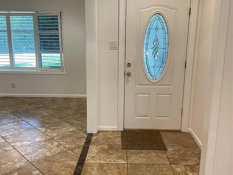 1204 Apache Dr — Photo 4