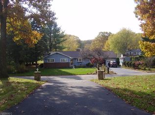 19 Bridle Ln, Budd Lake, NJ 07828