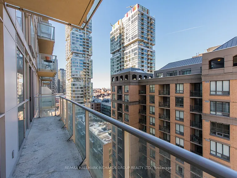 126 Simcoe St #1507 — Photo 13