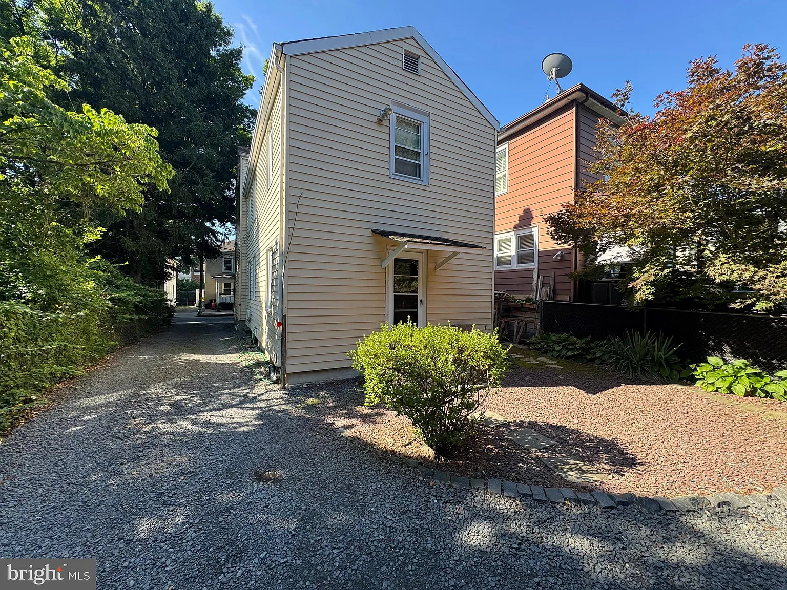 3 bed, 1606 sqft, $2,950 — Photo 3