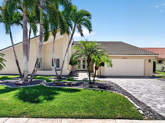 2nd image of 2320 SW 23rd Cranbrook Drive