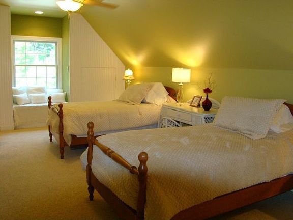 4th image of 547 Dixon Ln