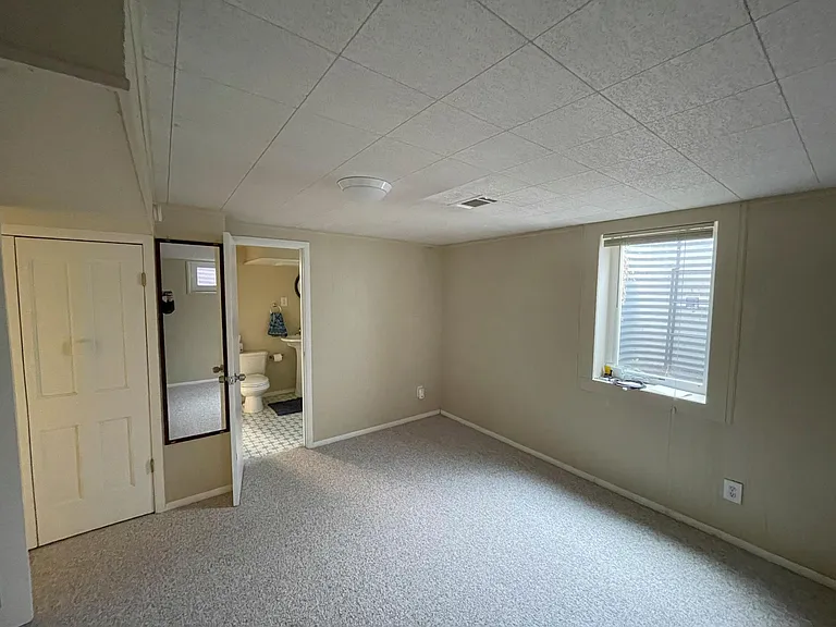 2551 S Ivy St — Photo 23
