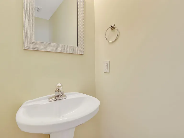 51 Fairgreen St — Photo 22