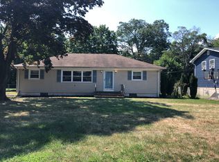 887 Briarcliff Dr, Toms River, NJ 08753