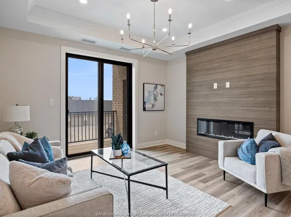 1855 Wyoming Ave #204, Lasalle, ON N9H 0C7