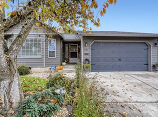 461 N 2nd St, Carlton, OR 97111