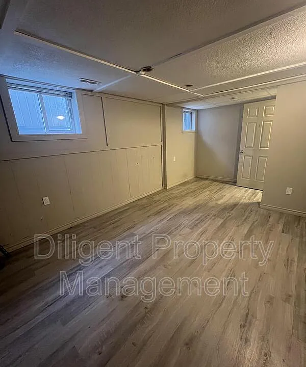 186 Collison Ave #5