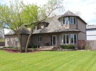 888 Arbor Ave, West Chicago, IL
