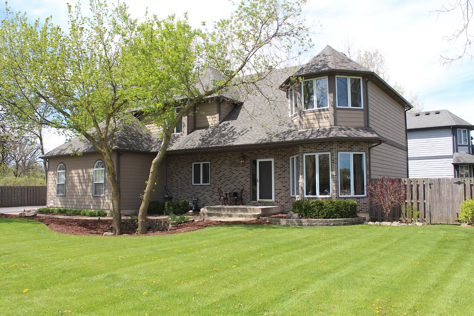 888 Arbor Ave photo 1