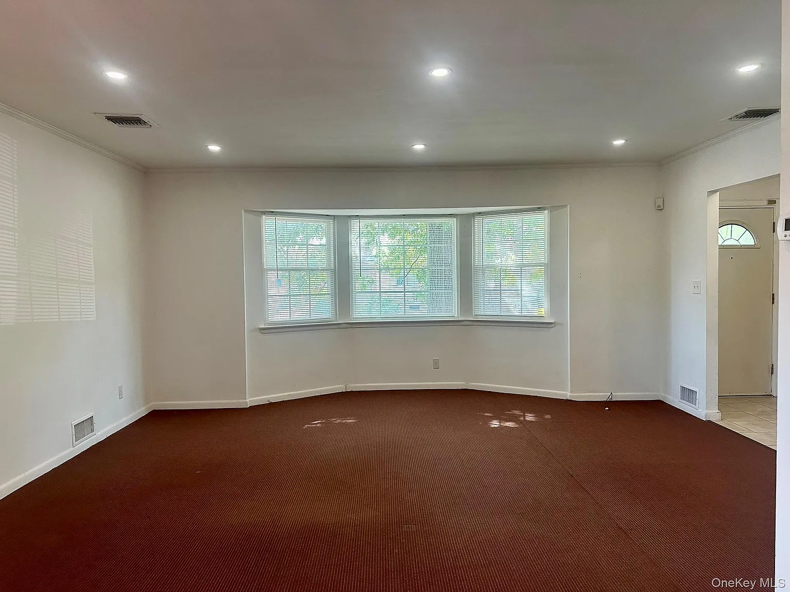 3 bed, 2.0 bath, 1374 sqft, $3,600 — Photo 3