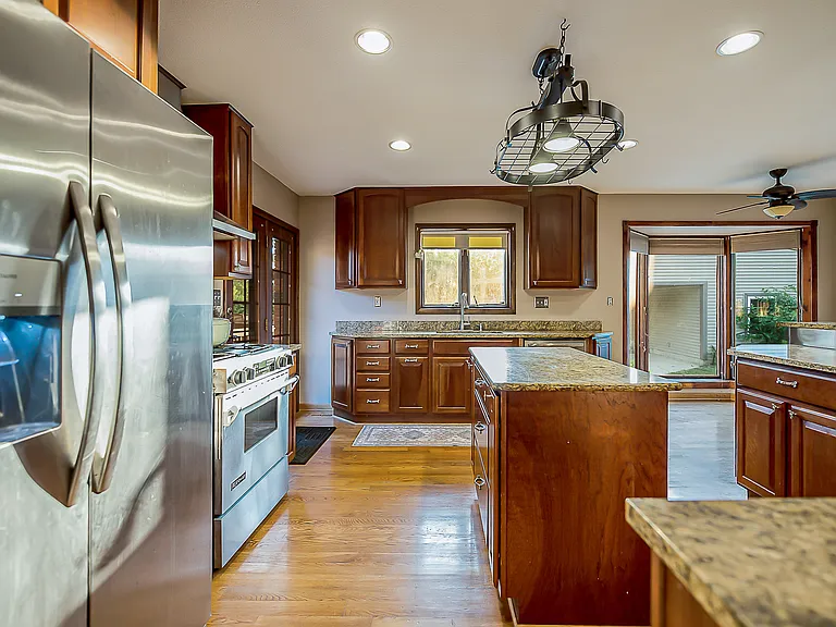 7666 Bishop Rd — Photo 11