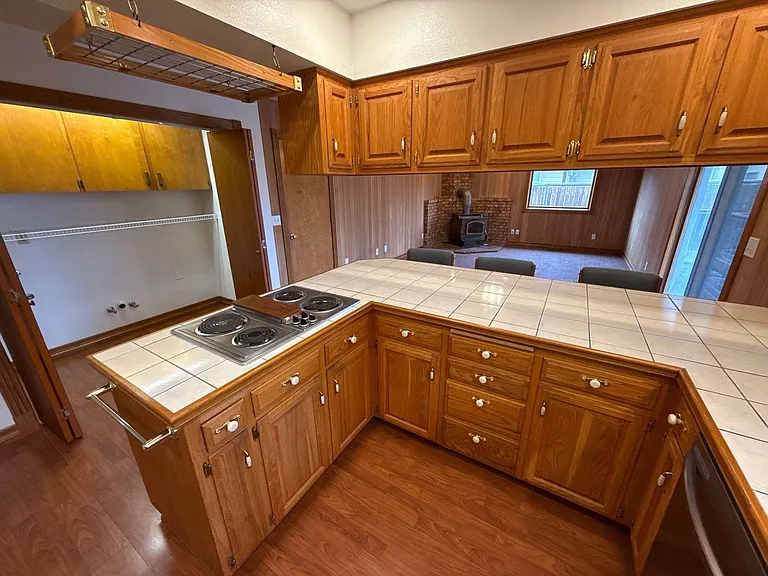 460 SE Conifer Pl — Photo 14