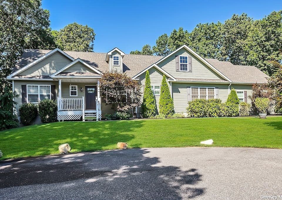 1st image of 22 John Adams Ln