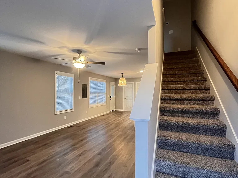 114 Valley View Cir #B — Photo 5