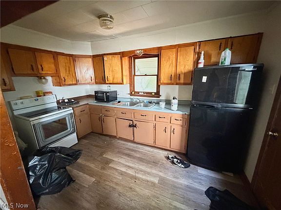 4th image of 825 Laura Ave