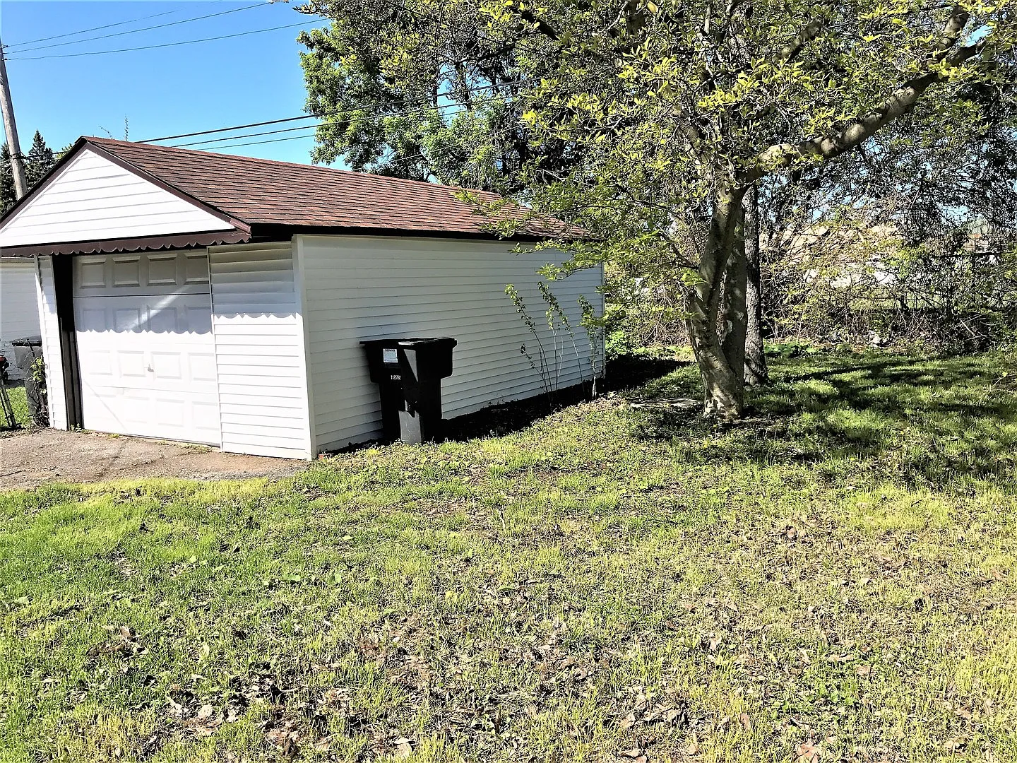 3 Bedroom 1 Bath Bungalow - Now Available! Price Drop!! — Photo 2