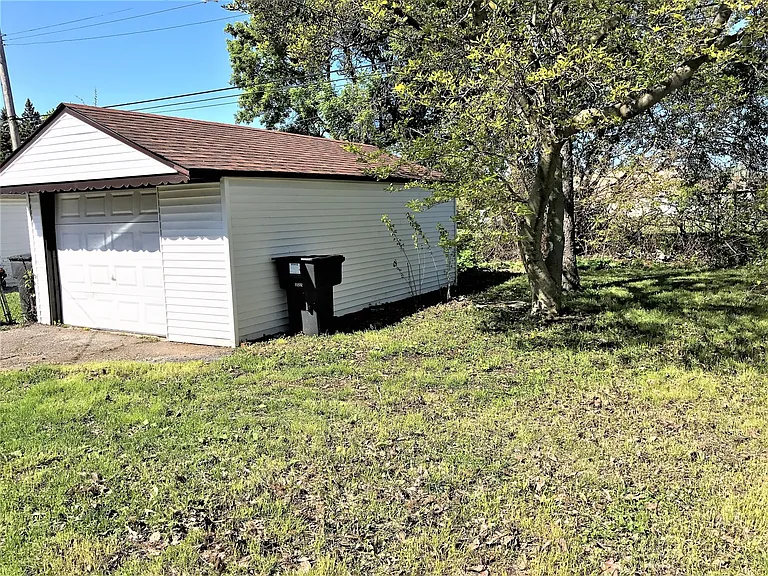 9997 Whitcomb St — Photo 2