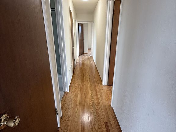 5th image of 10 Mayfield Ave