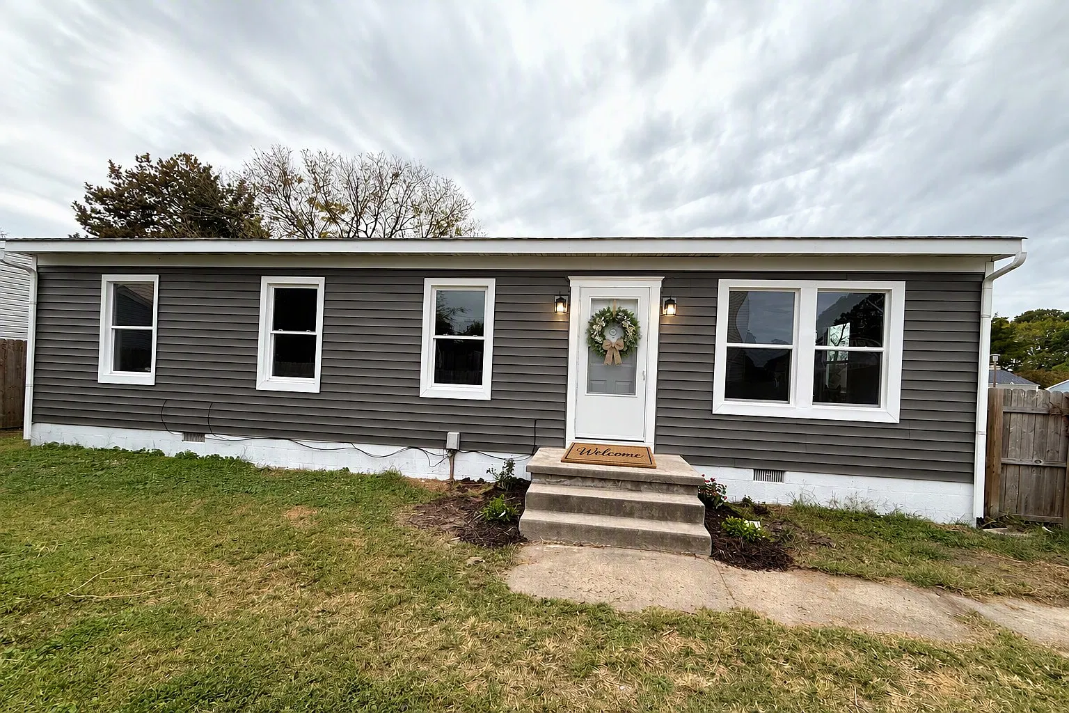 3 bed, 1104 sqft, $2,200 — Photo 1