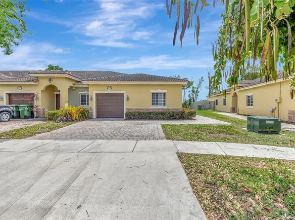 3274 NE 11th Dr, Homestead, FL 33033