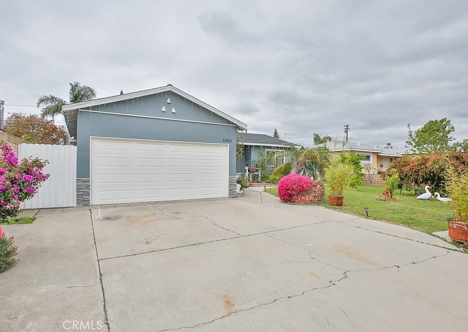 1st image of 11821 Palmwood Dr