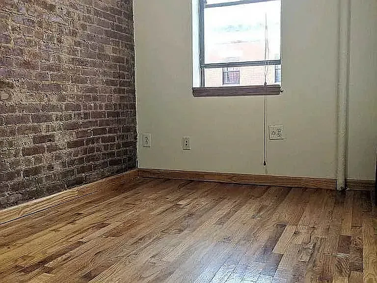 540 E 5th St #18 — Photo 13