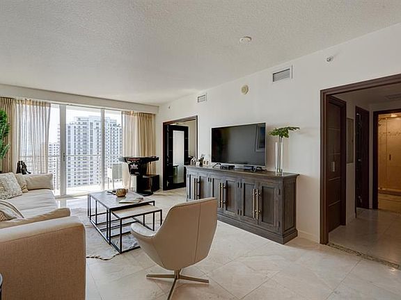 4th image of 325 Biscayne Blvd #3315