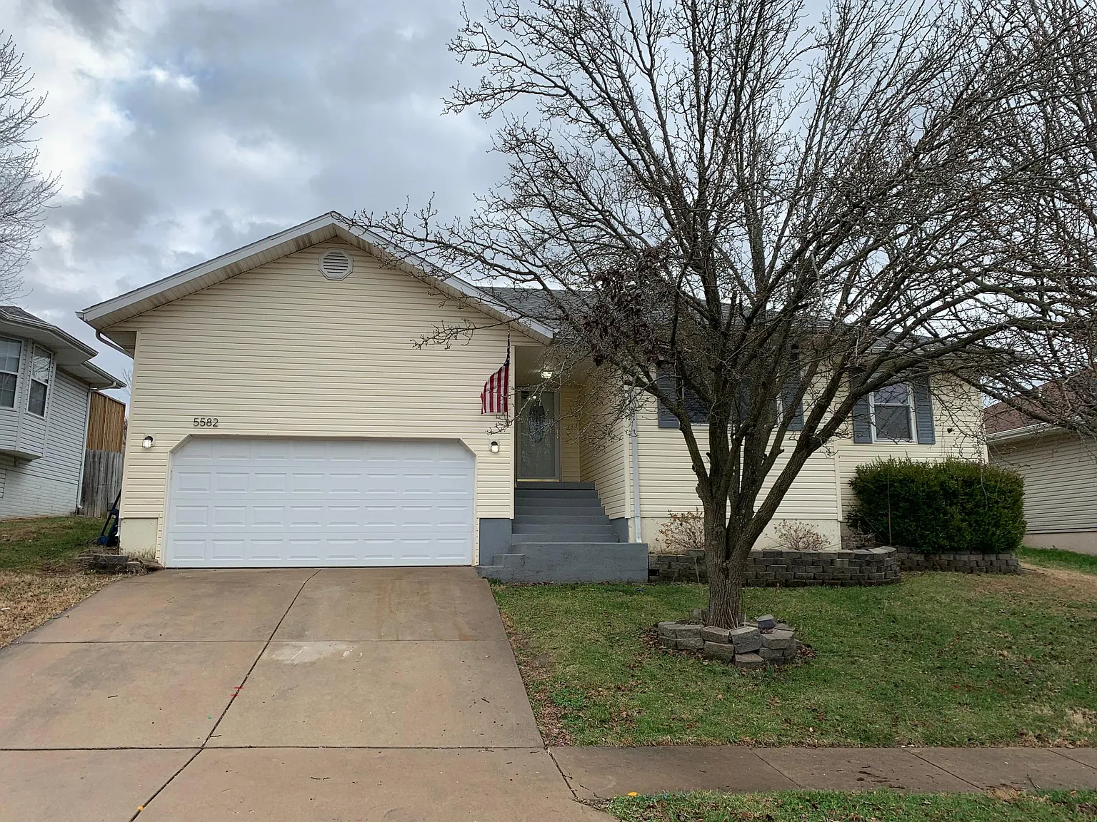 3 bed, 1334 sqft, $1,600 — Photo 1