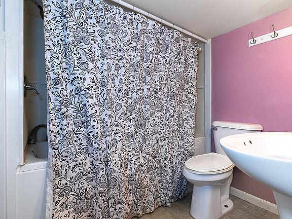 4th image of 45 NE Castle Ct #3N