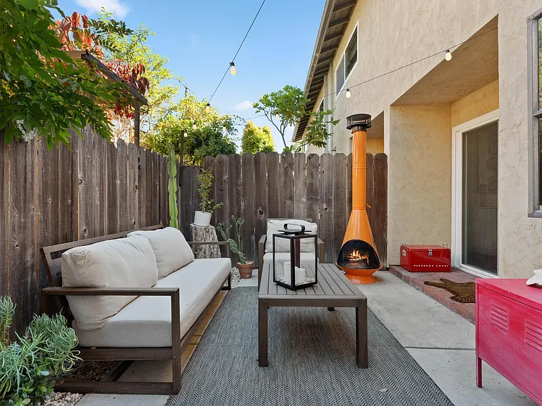 3821 Albatross St — Photo 42