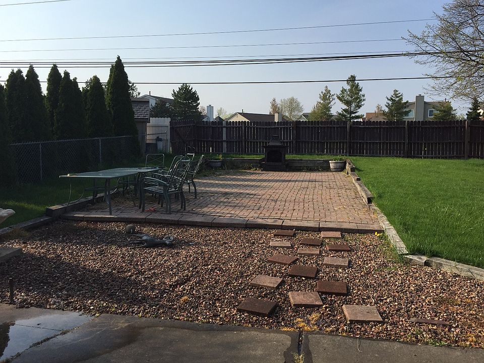 2nd image of 27132 Oakcrest Dr