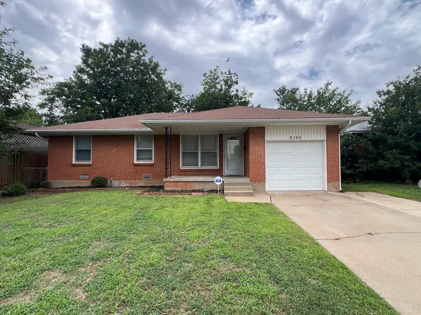 2105 Maple Dr, Midwest City, OK 73110