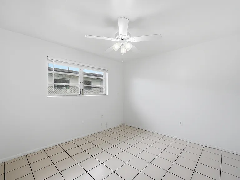 7211 Venetian St #3 — Photo 10