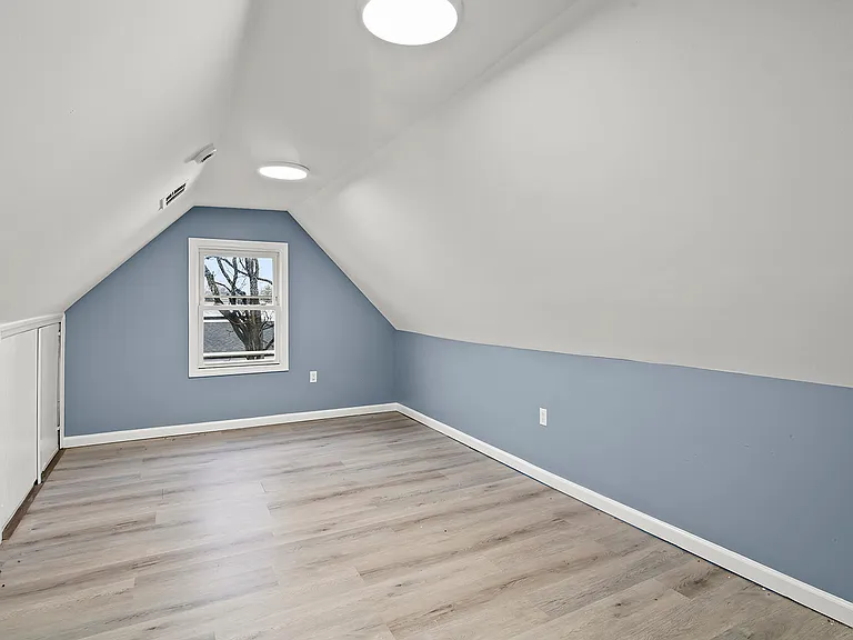 275 Clinton Pl — Photo 14