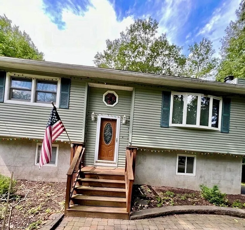 1121 Thunder Dr photo 1