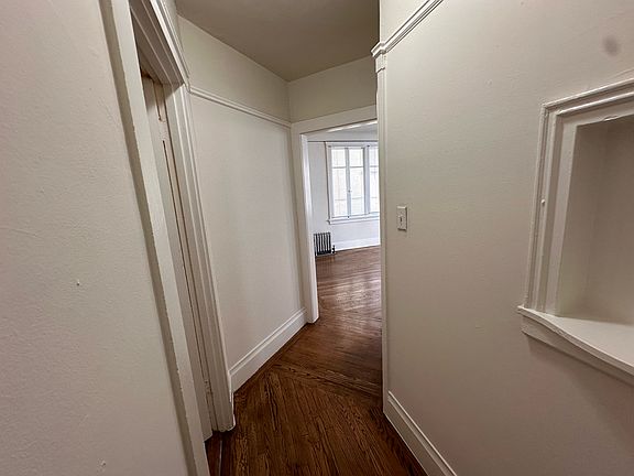 3rd image of 555 Jones St APT 305