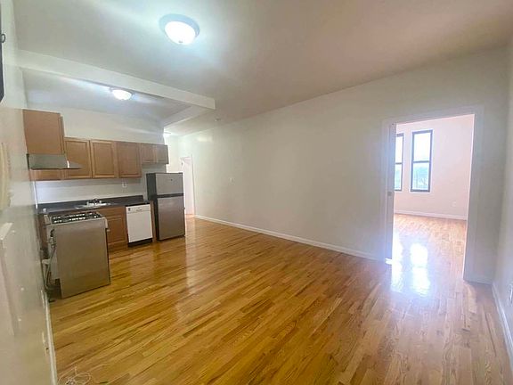 3rd image of 3441 Broadway #37