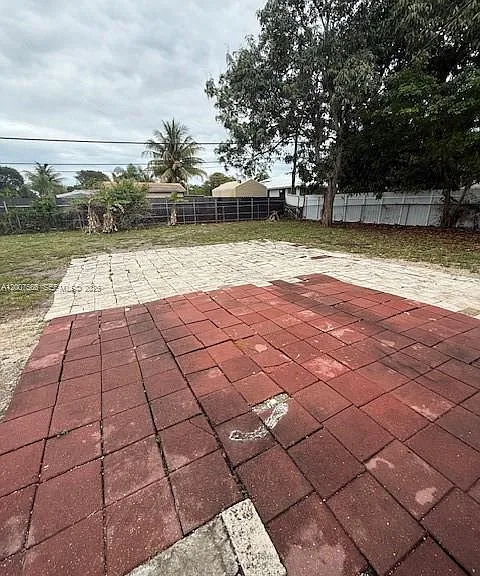 15925 NW 21st Ave — Photo 16